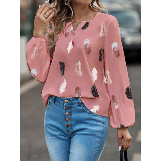 Damen Langarmshirt – V-Ausschnitt – Relaxed Fit – Federprint – Weich & Atmungsaktiv