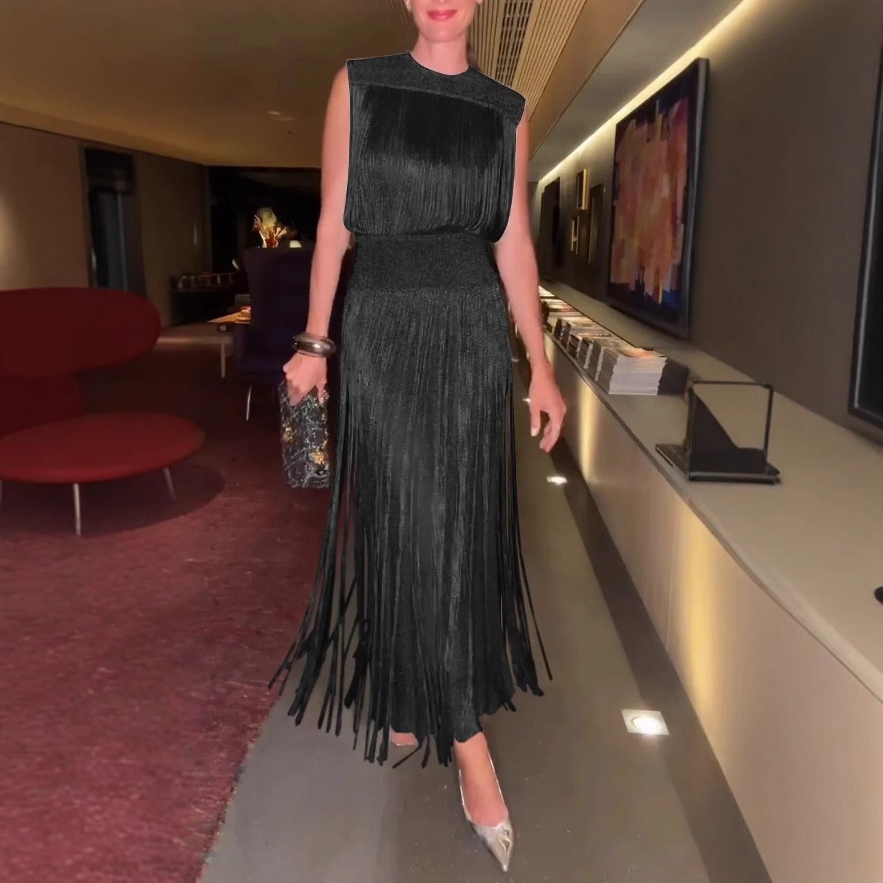 Damen Midikleid – Ärmellos – Elegante Passform – Fransen Saum – Seidige Optik