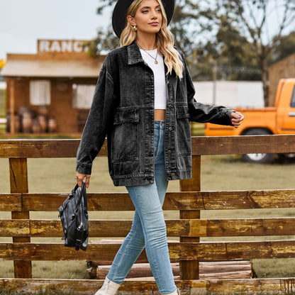 Damen Jeansjacke – Lockere Passform – Hüftlang – Knopfleiste mit Pattentaschen