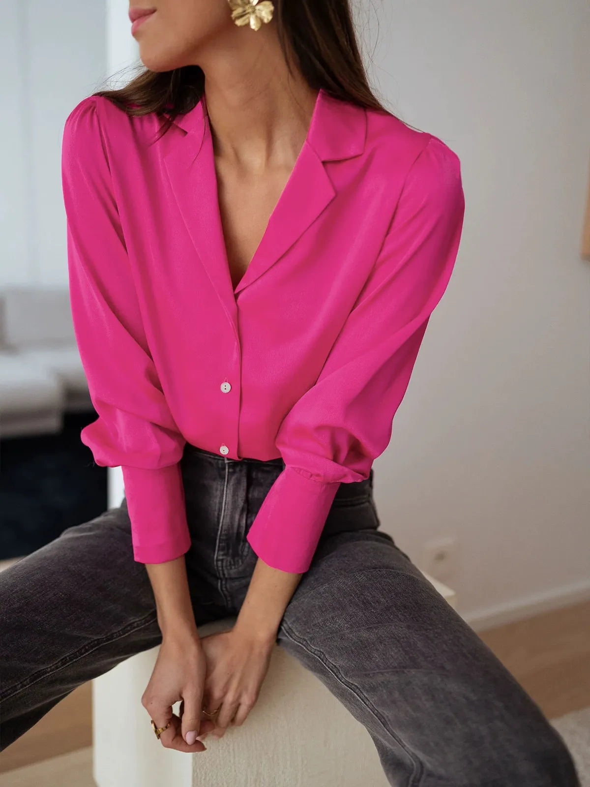 Damen Bluse – Satinoptik – Relaxed Fit – Langarm – Knopfleiste – Kentkragen