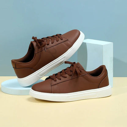 Damen Sneakers – Glattes Obermaterial – Low Top – Gepolsterter Schaft – Schnürung