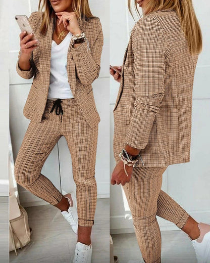 Damen Anzug Set – Taillierter Blazer mit Revers – Tapered Hose mit Kordelzug