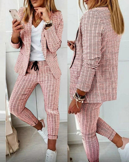 Damen Anzug Set – Taillierter Blazer mit Revers – Tapered Hose mit Kordelzug