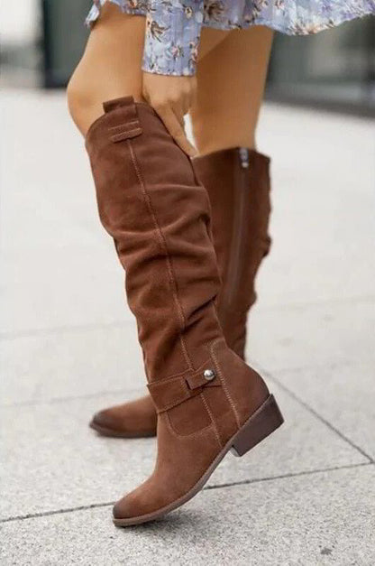 Damen Stiefel kniehoch – Low Heel – Rundzeh – Reißverschluss – Schnallen-Design