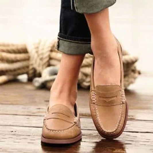 Damen Slipper Loafer – Glattes Leder – Bequeme Passform – Penny Strap – Moc Toe Design