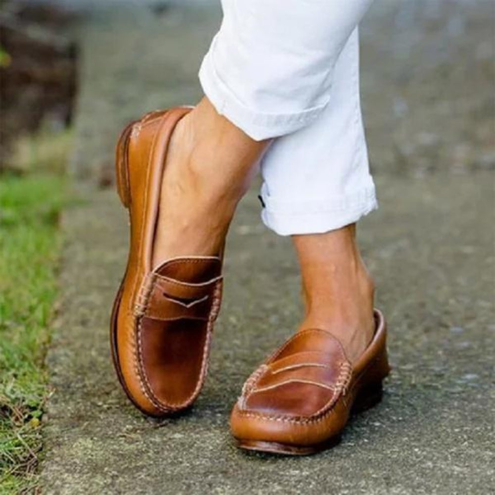 Damen Slipper Loafer – Glattes Leder – Bequeme Passform – Penny Strap – Moc Toe Design