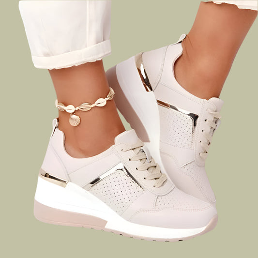 Damen Ortho Sneaker – Keilabsatz – Atmungsaktive Seiten – Glänzende Details – Freizeitpassform